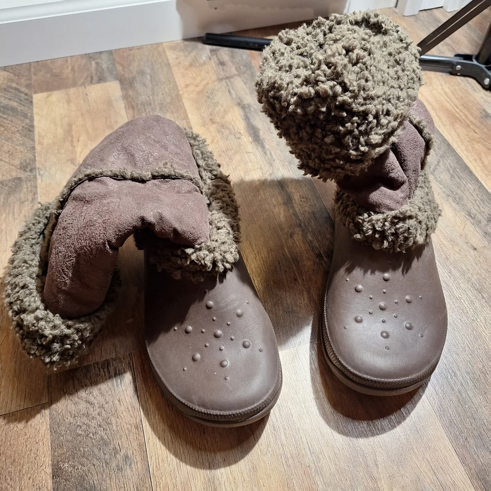 CROCS warm stylish